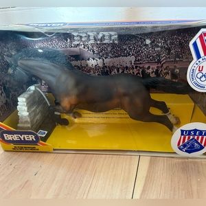 BREYER #701596 SNOWBOUND LIMITED EDITION MODEL HORSE- NIB